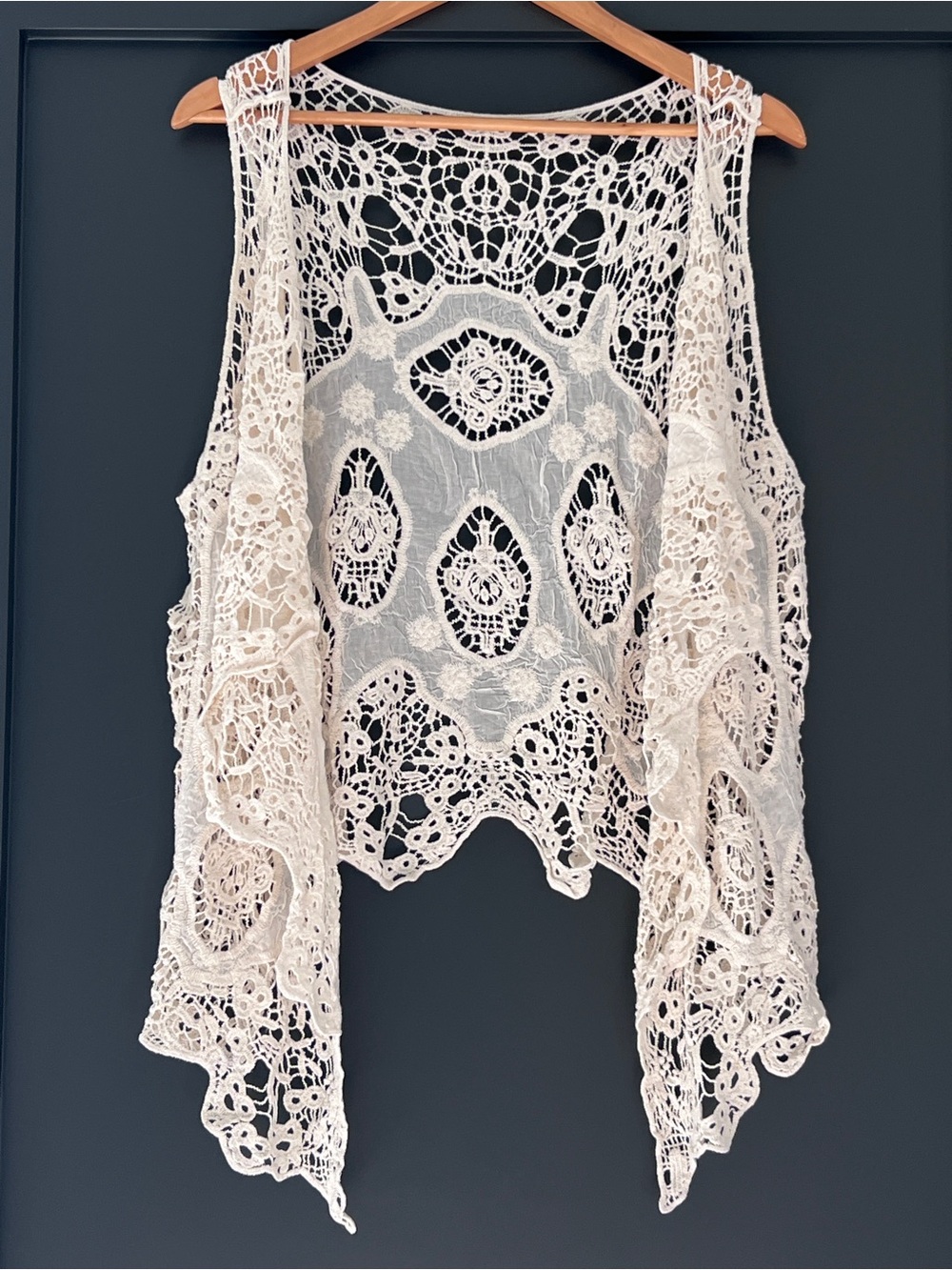 Delicate, Feminine Lace Crochet Open-Front Vest - Cream-One Size